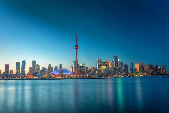 A CN Tower e o skyline de Toronto