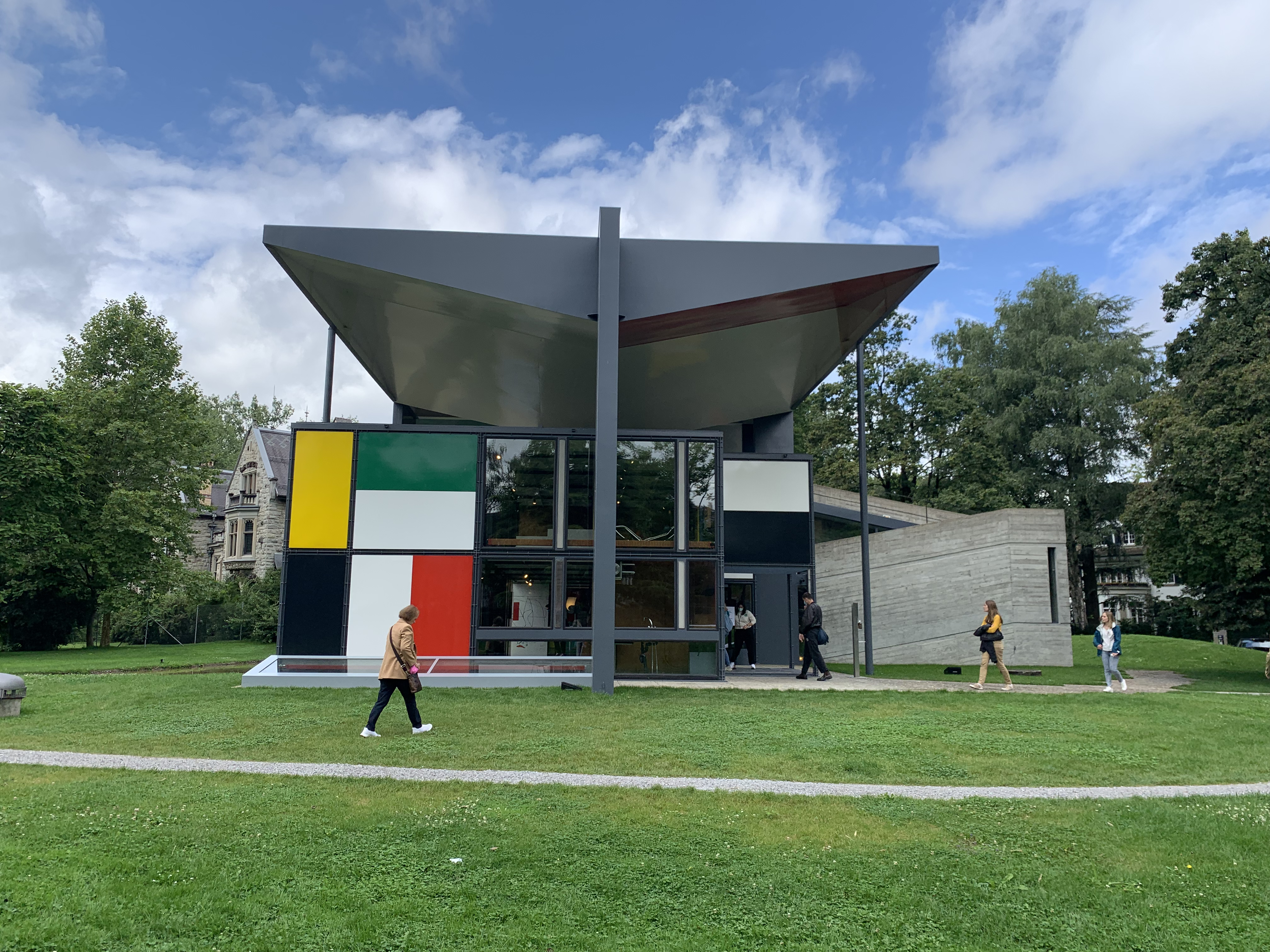 O pavilhão Le Corbusier, um dos bons museus da cidade