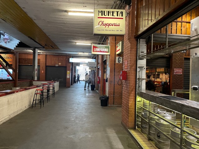 Corredor do Mercado Novo – inaugurado em 1963, o local virou ponto de encontro da juventude de BH Corredor do Mercado Novo – inaugurado em 1963, o local virou ponto de encontro da juventude de BH