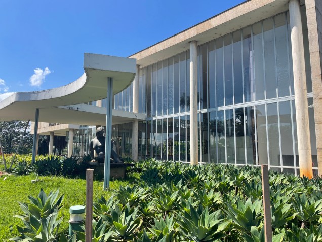 Projetado por Oscar Niemeyer, o Museu de Arte da Pampulha também integra o conjunto arquitetônico Projetado por Oscar Niemeyer, o Museu de Arte da Pampulha também integra o conjunto arquitetônico
