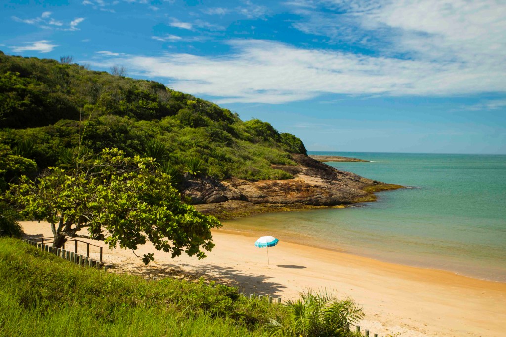 Praia da Bacutia, Guarapari, Espírito Santo, Brasil