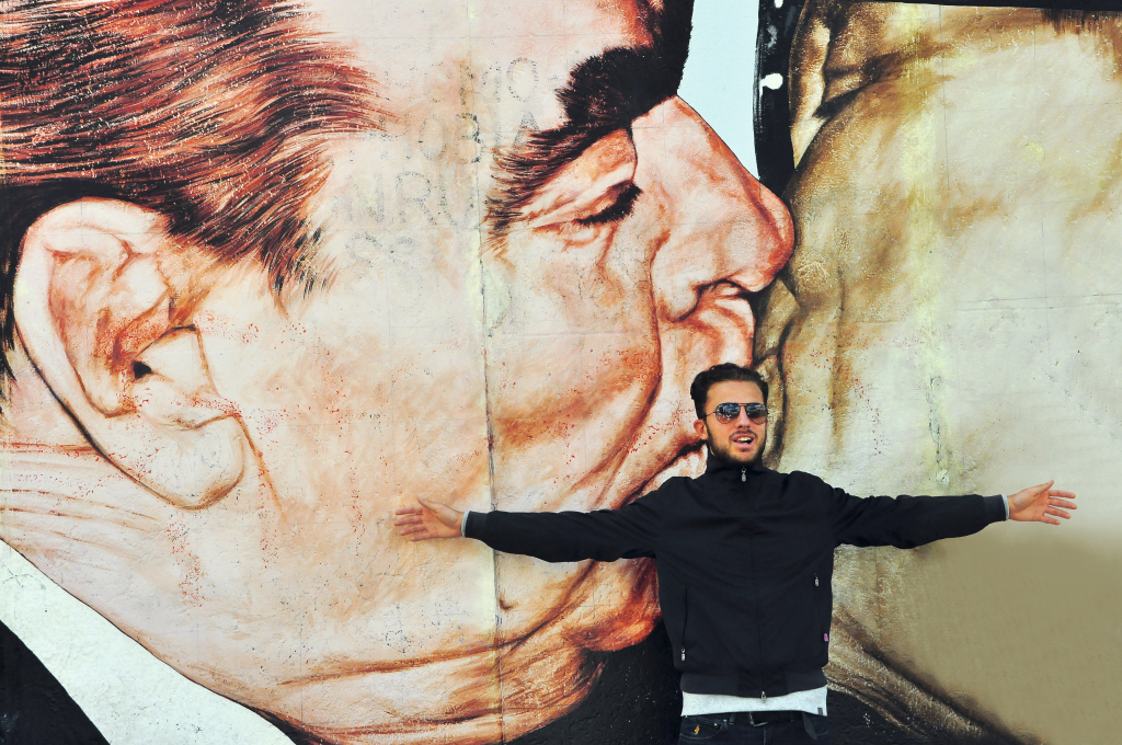 Beijaço de Honecker com Brejnev no East Side Gallery, Berlim, Alemanha