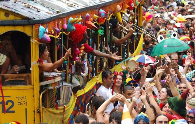 Desfile do Bloco Céu na Terra no bonde de Santa Teresa, no Rio de Janeiro Desfile do Bloco Céu na Terra no bonde de Santa Teresa, no Rio de Janeiro