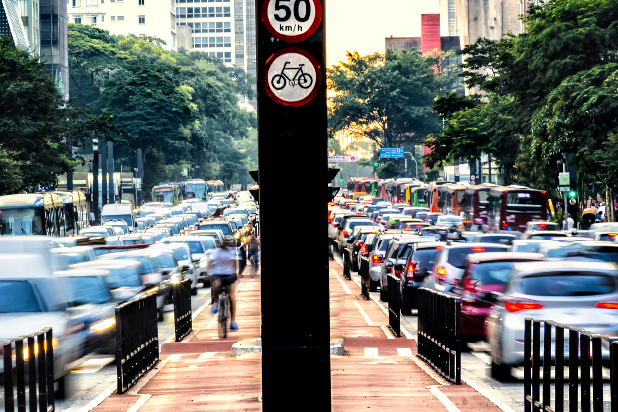 Trânsito na Avenida Paulista Trânsito na Avenida Paulista