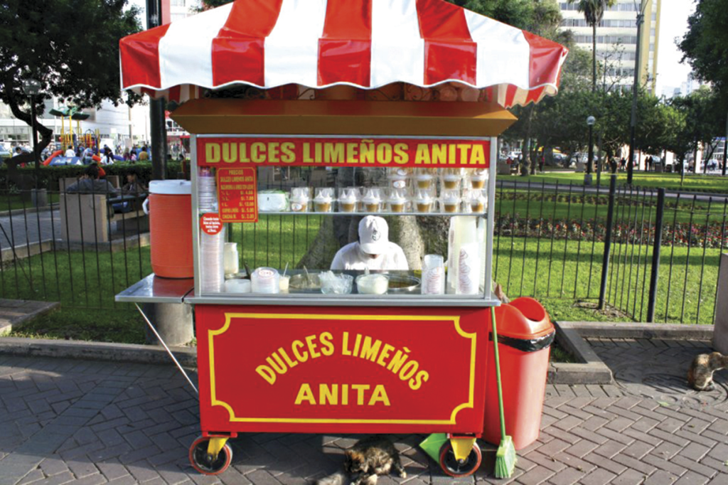 O carrinho de doces de Anita, na Praça Kennedy, em Miraflores
