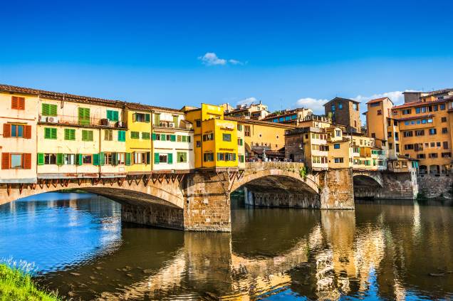 Ponte sobre o rio Arno, em Florença, Itália