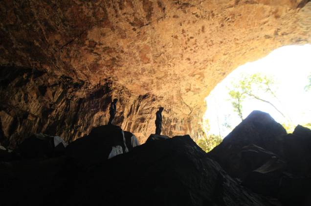 A caverna Buraco das Araras, em Formosa (GO), tem um rio subterrâneo que atrai mergulhadores. Apesar do nome, a espécie de pássaro não habita o local