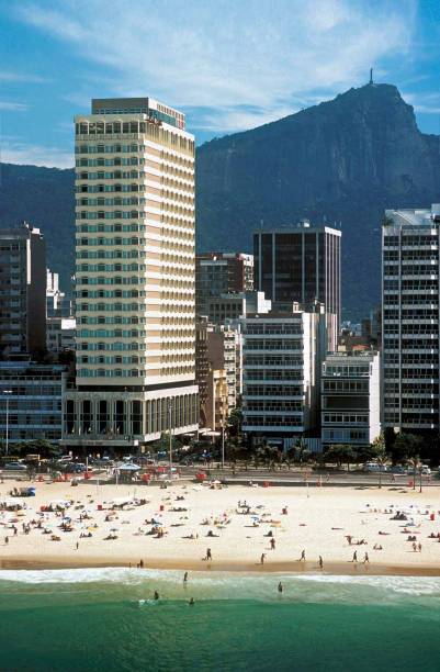 <strong><a href="http://viajeaqui.abril.com.br/paises/holanda" rel="Holanda:" target="_blank">Holanda:</a><a href="http://viajeaqui.abril.com.br/cidades/br-rj-rio-de-janeiro" rel=" Rio de Janeiro (RJ)"> Rio de Janeiro (RJ)</a> </strong> O <a href="http://viajeaqui.abril.com.br/estabelecimentos/br-rj-rio-de-janeiro-hospedagem-caesar-park-rio-de-janeiro-ipanema" rel="Caesar Park Ipanema" target="_blank"><strong>Caesar Park Ipanema</strong></a> recebe os holandeses. Além dos quartos confortáveis, a infraestrutura conta com sala de ginástica, piscina e salas de convenção.