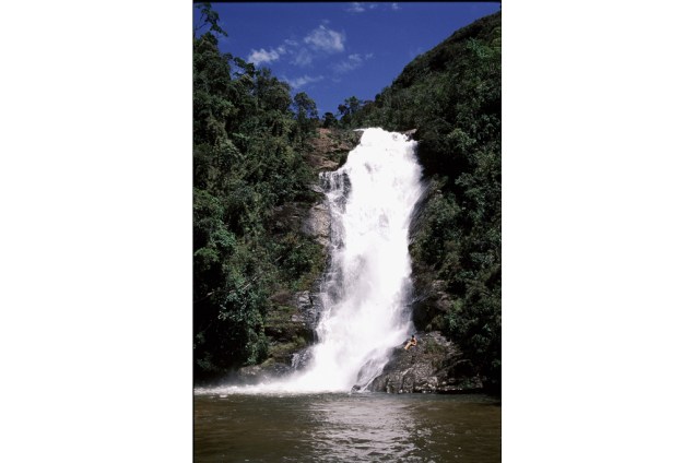 Cachoeira na área da Pousada Vale dos Veados, na Serra da Bocaina, em São José do Barreiro, São Paulo