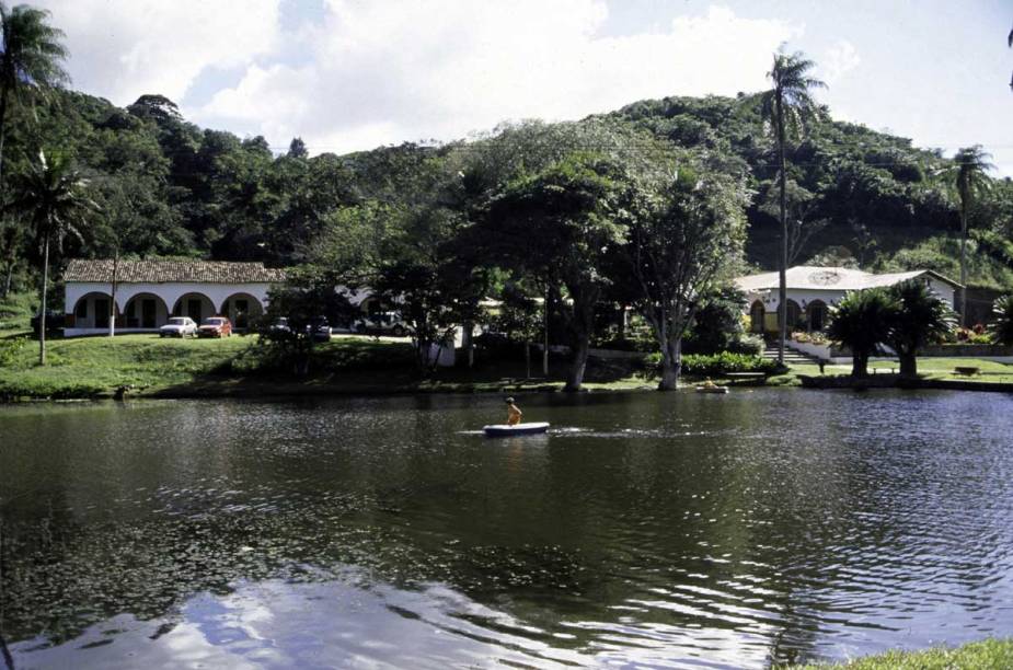 Lagoa em Guaramiranga, cidade na serra de Baturité, Ceará; no Carnaval, enquanto o Nordeste inteiro sai para as ruas para festejar com ritmos regionais, a cidade celebra com festivais de jazz e blues