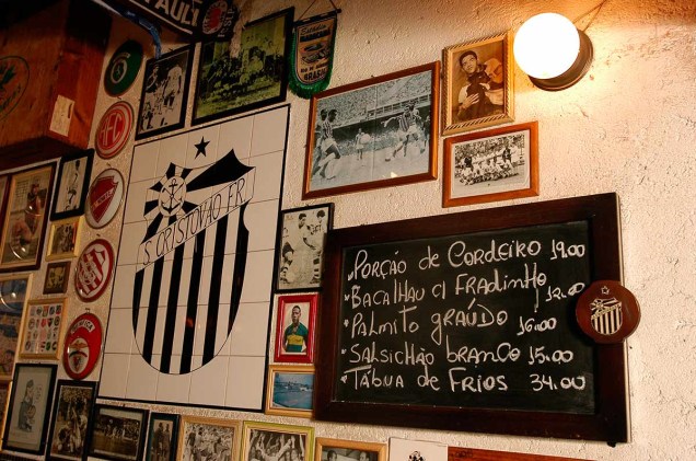 Decoração do São Cristóvão, bar da Vila Madalena.