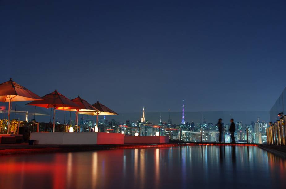 É um dos hotéis mais cobiçados da cidade, conhecido por sua sofisticação. Palco de eventos badalados, ele também traz a boa gastronomia do Restaurante Skye, cercado por uma bela piscina que oferece uma visão panorâmica da região <em><a href="https://www.booking.com/hotel/br/unique.pt-br.html?aid=332455&label=viagemabril-as-piscinas-mais-incriveis-do-mundo" target="_blank">Veja os preços do Hotel Unique no Booking.com</a></em> É um dos hotéis mais cobiçados da cidade, conhecido por sua sofisticação. Palco de eventos badalados, ele também traz a boa gastronomia do Restaurante Skye, cercado por uma bela piscina que oferece uma visão panorâmica da região <em><a href="https://www.booking.com/hotel/br/unique.pt-br.html?aid=332455&label=viagemabril-as-piscinas-mais-incriveis-do-mundo" target="_blank">Veja os preços do Hotel Unique no Booking.com</a></em>