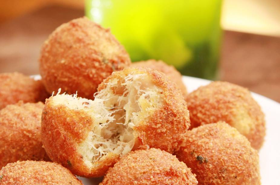 Bolinhos de bacalhau do bar Frangó.
