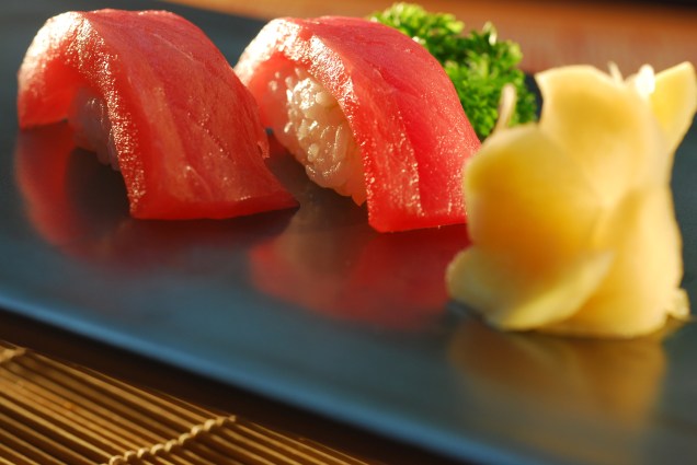 Sushi de atum, prato do chef Tsuyoshi Murakami, do restaurante Kinoshita, em São Paulo