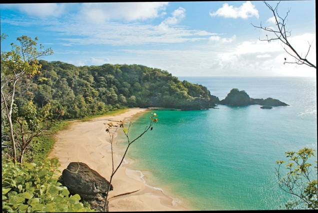 O ângulo clássico da Baía do Sancho, eleita pelos leitores da VT a melhor praia do Brasil O ângulo clássico da Baía do Sancho, eleita pelos leitores da VT a melhor praia do Brasil