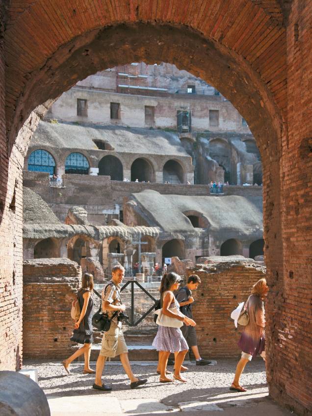 Os corredores e as galerias do Coliseu, o verdadeiro estádio das multidões