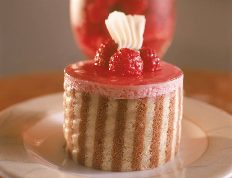 Charlotte de Framboesa, da Confeitaria Francesa Pâtisserie Douce France, em São Paulo (SP)