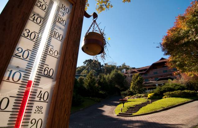Pedestal de madeira ecológica com termômetro, em Gramado (RS). O Rio Grande do Sul é um dos finalistas na categoria Melhor Estado no <strong>Prêmio VT 2012/2013</strong> Pedestal de madeira ecológica com termômetro, em Gramado (RS). O Rio Grande do Sul é um dos finalistas na categoria Melhor Estado no <strong>Prêmio VT 2012/2013</strong>