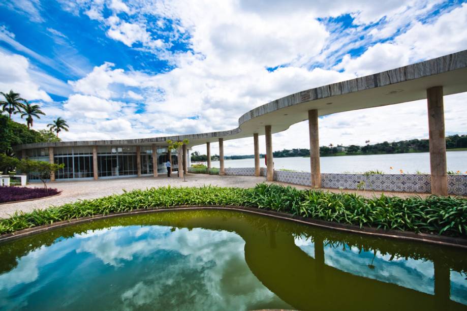 Projetada por Niemeyer, a Casa do Baile faz parte do Complexo Arquitetônico da Pampulha, em Belo Horizonte (MG)