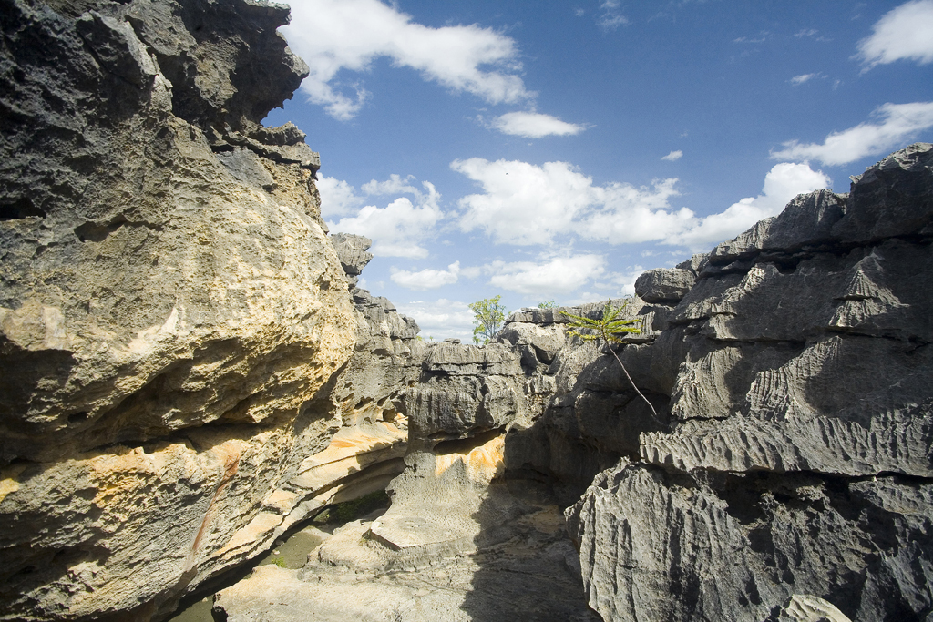 Sítio arqueológico no Lajedo Soledade, conjunto de rochas calcárias formadas quando o mar cobria a região