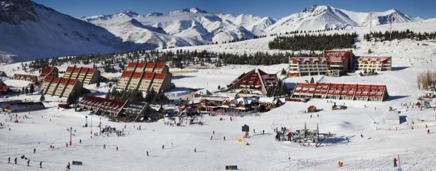A sofisticada estação de esqui de Las Leñas reúne 29 pistas além de oito hotéis, 21 restaurantes e um shopping