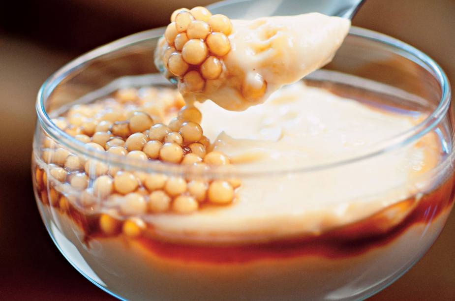 Creme de baunilha com caviar de café, da cafeteria Grenat Cafés Especiais, Brasília Creme de baunilha com caviar de café, da cafeteria Grenat Cafés Especiais, Brasília