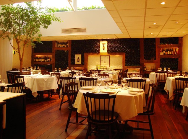 Ambiente do restaurante Piselli - o italiano recebeu uma estrela no Guia Quatro Rodas em 2015