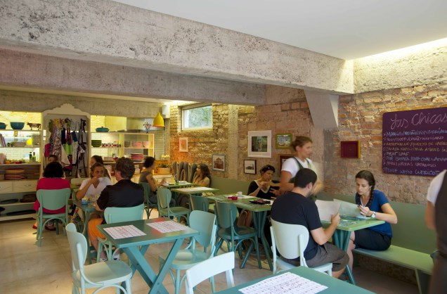 Ambiente do restaurante Las Chicas, na Rua Oscar Freire, em São Paulo (SP)