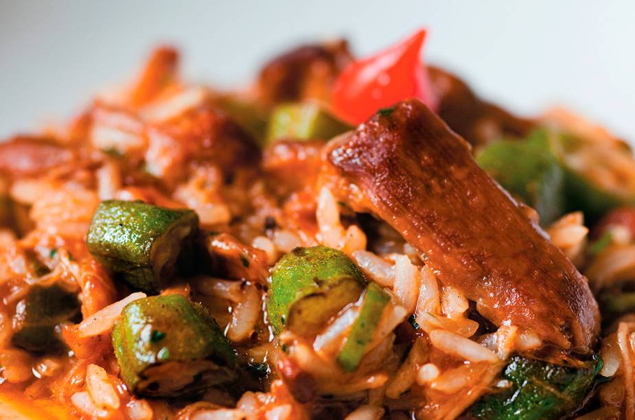 Arroz de galinhada, receita da chef Janaína Rueda, do Bar da Dona Onça.