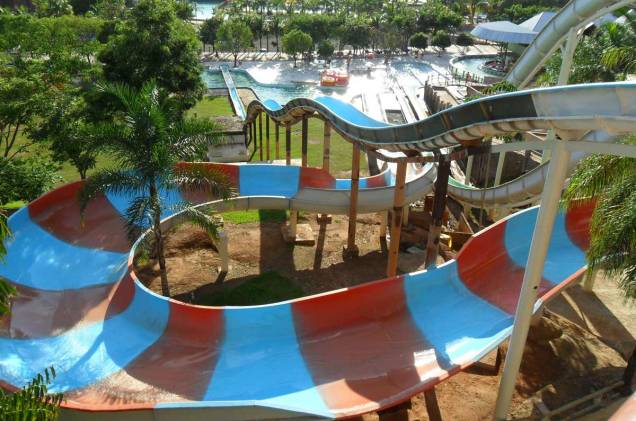 Pistas do toboáqua do parque aquático Thermas dos Laranjais Pistas do toboáqua do parque aquático Thermas dos Laranjais