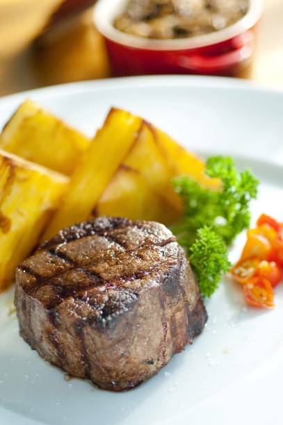 Filé-mignon de gado wagyu e mandioca assada do Bottarga, em Brasília