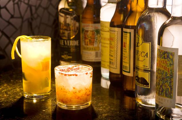 Bebibidas e drinques, da Academia da Cachaça Bebibidas e drinques, da Academia da Cachaça