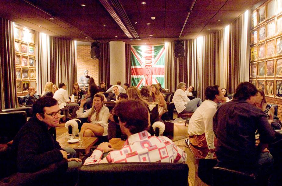 <a href="http://viajeaqui.abril.com.br/estabelecimentos/br-rj-rio-de-janeiro-restaurante-baretto-londra" rel="Baretto-Londra, Rio de Janeiro:" target="_blank"><strong>Baretto-Londra, Rio de Janeiro:</strong></a> O bar do hotel Fasano, em Ipanema, combina um ambiente londrino com house, rock e drinks sofisticados.