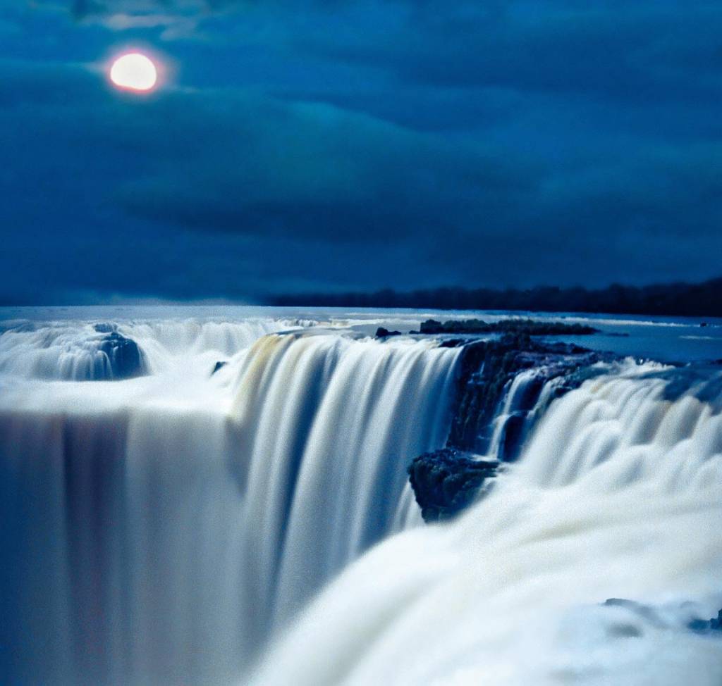 Passeio de lua cheia, atração imperdível no lado argentino das Cataratas do Iguaçu (foto: Sam Spickett/divulgação)