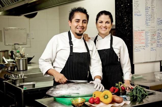 Os chefs Pablo Pavon e Bárbara Verzola, que se conheceram na cozinha do chef catalão Ferran Adrià, hoje comandam as panelas do Soeta, restaurante com duas estrelas no Guia Brasil 2014, do GUIA QUATRO RODAS