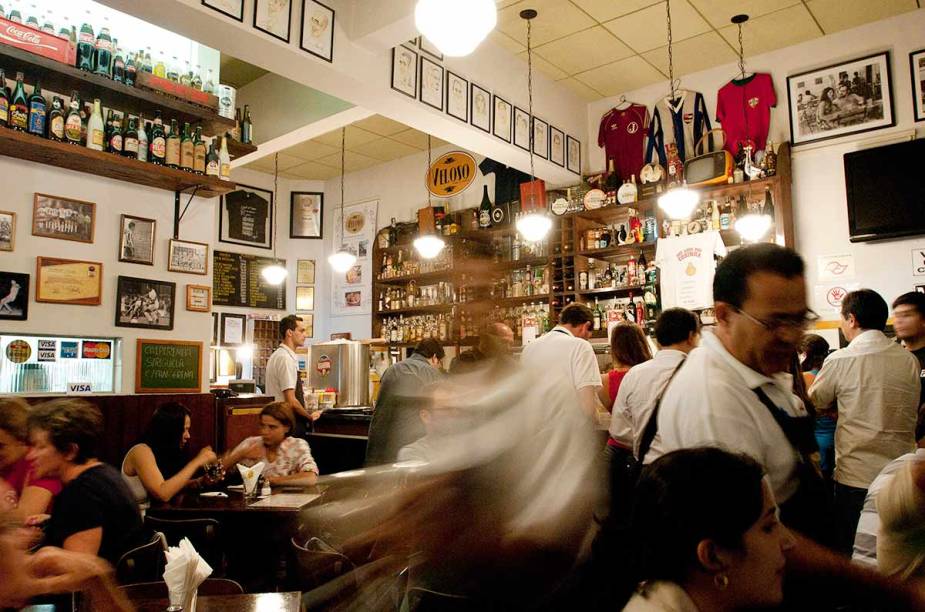 Interior do Bar Veloso.