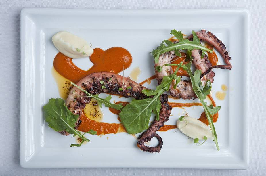 Churrasco de polvo em coulis de pimenta, receita do chef de cozinha Pedro Artagão, do Irajá
