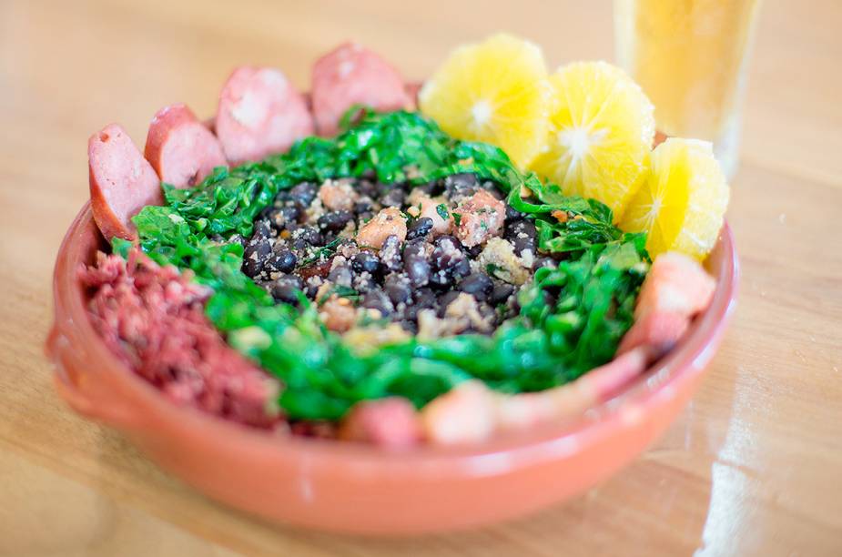 <strong><a href="https://viajeaqui.abril.com.br/estabelecimentos/br-rj-rio-de-janeiro-restaurante-bar-do-david" rel="Bar do David" target="_blank">Bar do David</a></strong> A simplicidade simpática do Bar do David caiu nas graças dos cariocas, assim como o feijão tropeiro servido lá. <strong><a href="https://viajeaqui.abril.com.br/estabelecimentos/br-rj-rio-de-janeiro-restaurante-bar-do-david" rel="Bar do David" target="_blank">Bar do David</a></strong> A simplicidade simpática do Bar do David caiu nas graças dos cariocas, assim como o feijão tropeiro servido lá.