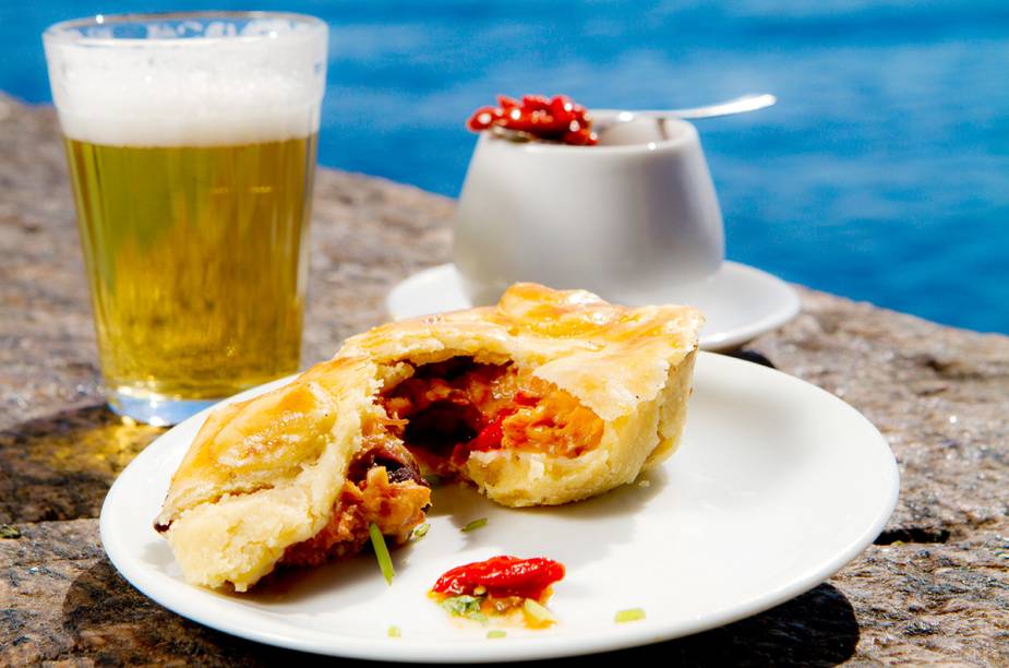 <a href="https://viajeaqui.abril.com.br/estabelecimentos/br-rj-rio-de-janeiro-restaurante-bar-urca" rel="Bar Urca" target="_blank"><strong>Bar Urca</strong></a> Para fugir do tradicional pastel, a empada de camarão é uma opção que acompanha muito bem a cerveja no Bar Urca. <a href="https://viajeaqui.abril.com.br/estabelecimentos/br-rj-rio-de-janeiro-restaurante-bar-urca" rel="Bar Urca" target="_blank"><strong>Bar Urca</strong></a> Para fugir do tradicional pastel, a empada de camarão é uma opção que acompanha muito bem a cerveja no Bar Urca.