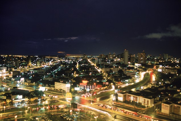 Vista noturna de Uberlândia, segunda maior cidade de Minas