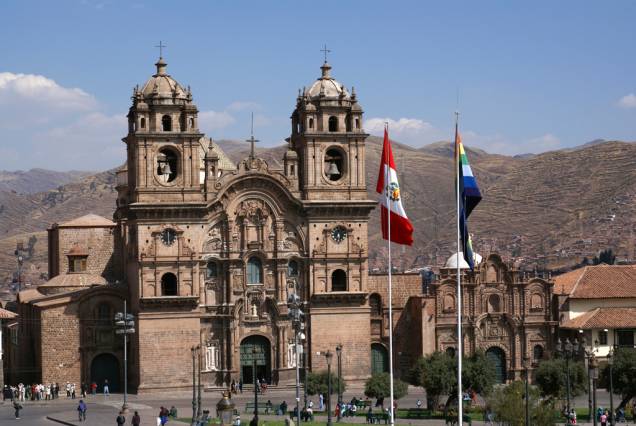 1.º lugar: <a href="https://viajeaqui.abril.com.br/cidades/peru-cusco" rel="Cusco" target="_blank"><strong>Cusco</strong></a>, <strong>Peru</strong><br /> Antiga Capital do Império Inca, Centro Arqueológico da América do Sul, Cidade Imperial: codinomes para identificar uma das cidades mais importantes da Cordilheira dos Andes. Ponto de encontro de turistas do mundo todo em seu périplo rumo a Machu Picchu, Cusco tem se tornado cada vez mais cosmopolita, com novos hotéis de altíssimo padrão e restaurantes de chefs renomados. 1.º lugar: <a href="https://viajeaqui.abril.com.br/cidades/peru-cusco" rel="Cusco" target="_blank"><strong>Cusco</strong></a>, <strong>Peru</strong><br /> Antiga Capital do Império Inca, Centro Arqueológico da América do Sul, Cidade Imperial: codinomes para identificar uma das cidades mais importantes da Cordilheira dos Andes. Ponto de encontro de turistas do mundo todo em seu périplo rumo a Machu Picchu, Cusco tem se tornado cada vez mais cosmopolita, com novos hotéis de altíssimo padrão e restaurantes de chefs renomados.