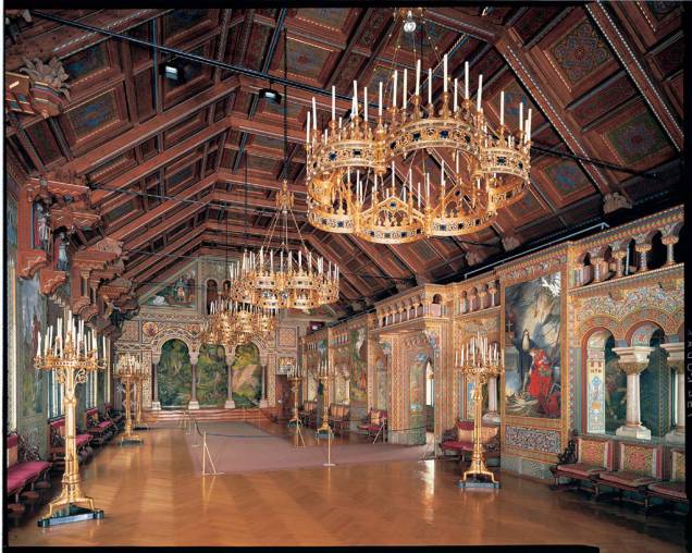Salão dos cantores do Castelo Neuschwanstein, construído pelo rei Ludovico II, na região da Bavária, que inspirou Walt Disney na criação do Castelo de Cinderela