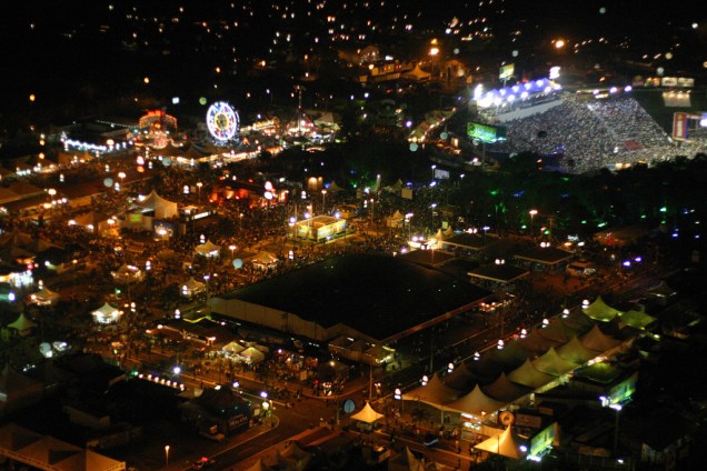 A Festa do Peão de Boiadeiro deixou de ser só mais um rodeio para se transformar num "carnaval do interior"