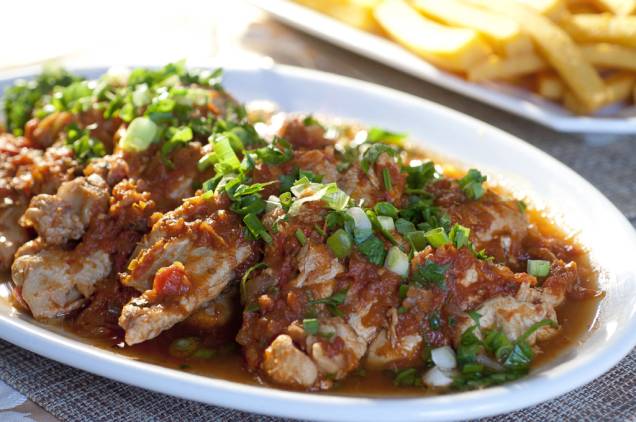 Frango ao molho de tomate com polenta frita, do restaurante São Judas Tadeu Frango ao molho de tomate com polenta frita, do restaurante São Judas Tadeu