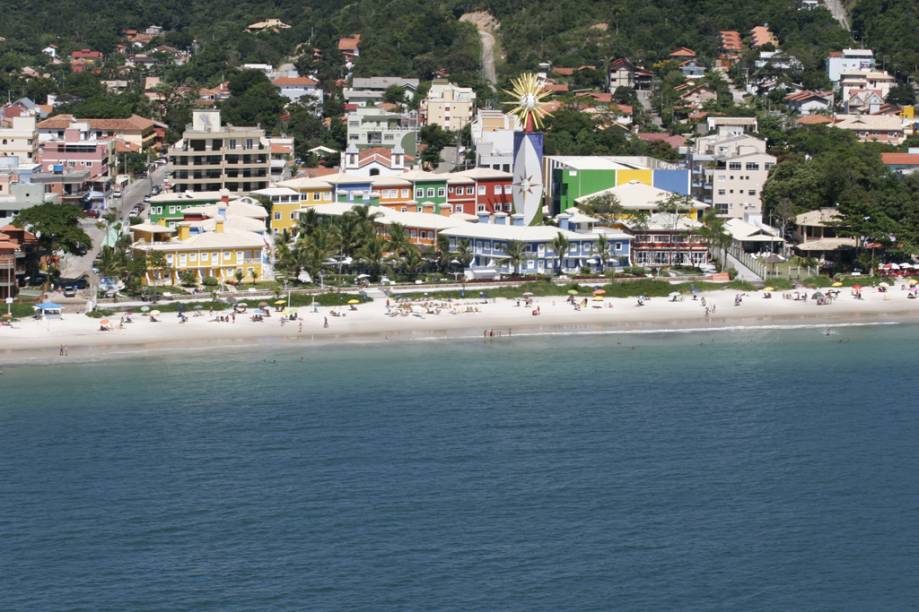 Como toda praia central, Bombinhas está sempre lotada