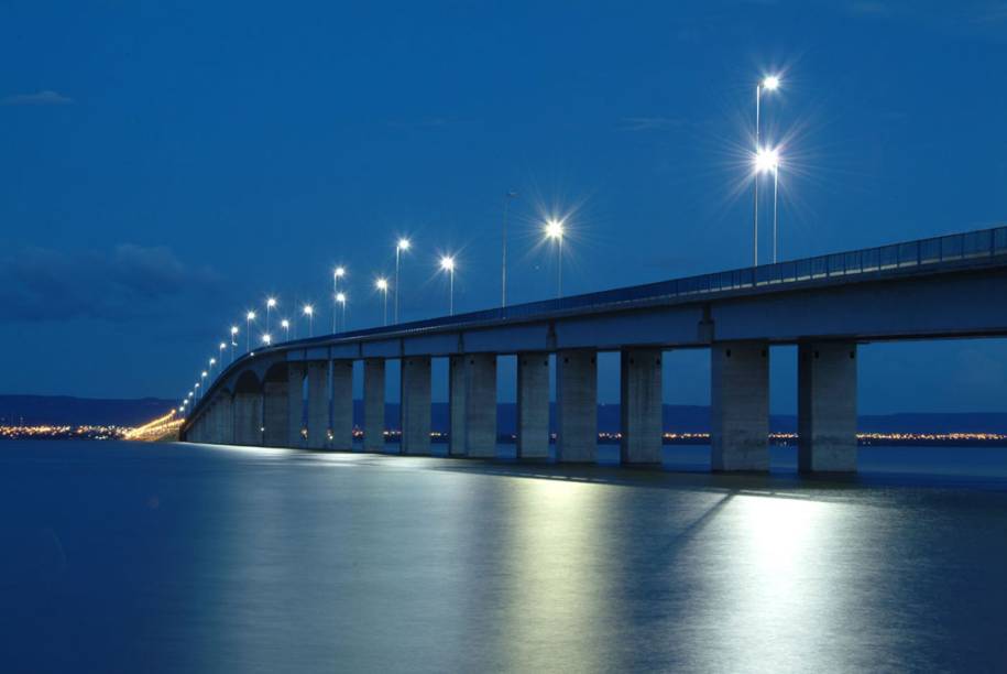 Ponte sobre o Lago de Palmas