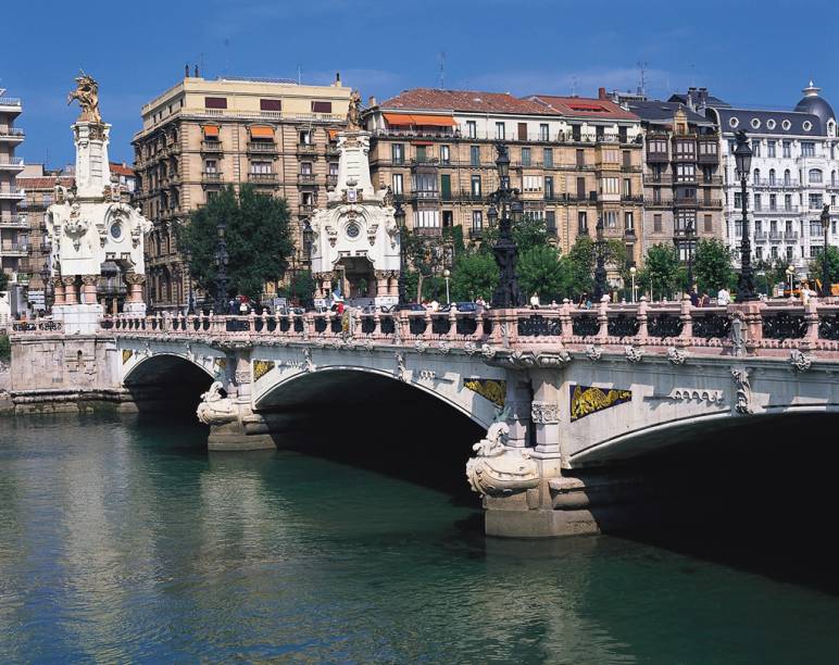 Ponte María Cristina, em San Sebastián Ponte María Cristina, em San Sebastián