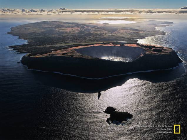 Lagos de cratera na Ilha de Páscoa. O lugar é considerado como um dos mais misteriosos e atraentes do mundo inteiro