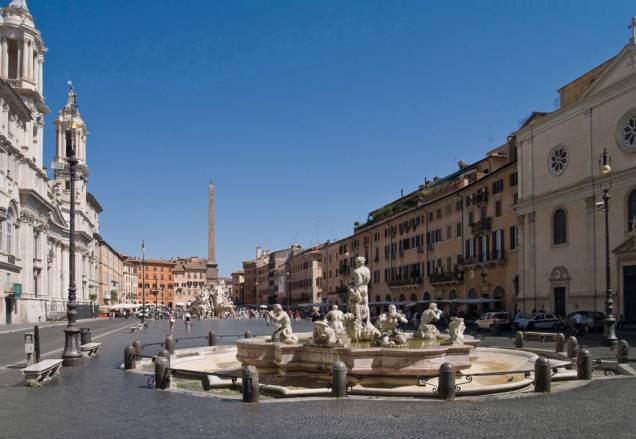 Os rios Danúbio, Nilo, Ganges e da Prata são homenageados na principal das três fontes da Piazza Navona, a Fontana dei Quattro Fiumi, de Bernini