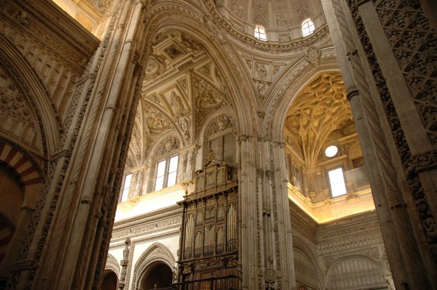 Em seus 1200 anos de história a Grande Mesquita de Córdoba resume o poderio cultural, político e religioso do Islã na península Ibérica